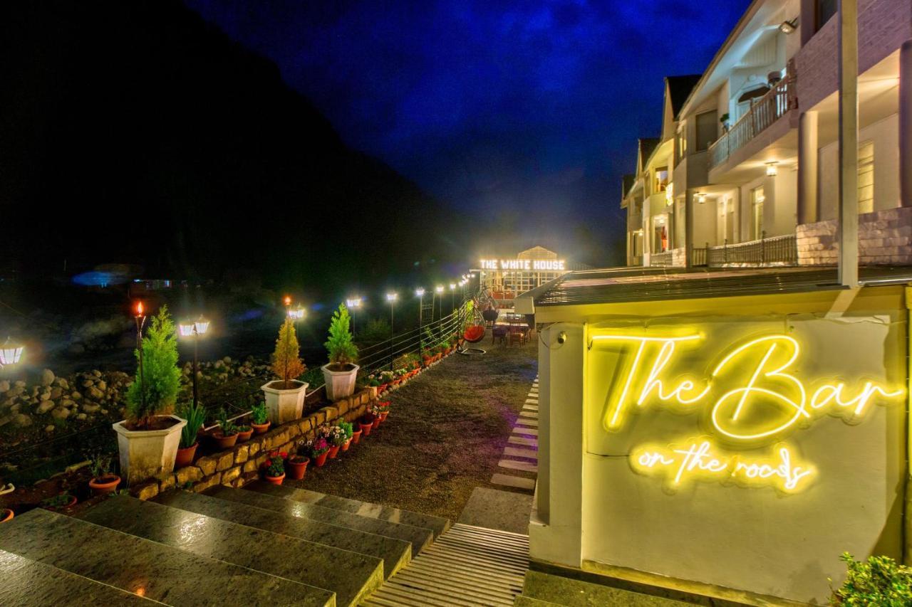 Paradise-The Whitehouse Cafe Manāli Exterior foto